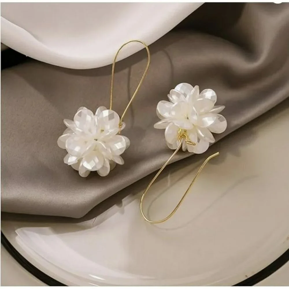 Boho White Flower Dangle Earrings Daisy Resin Gold‎ Plated Bridal